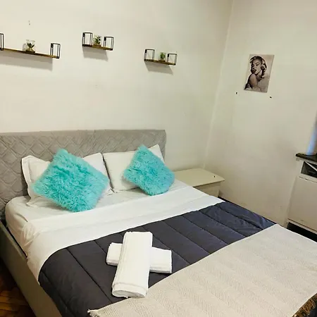 Central Apartment Milano 아파트 밀라노